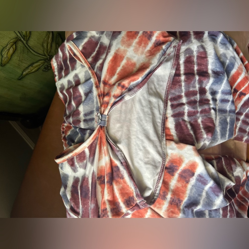 Multi color 2 piece.